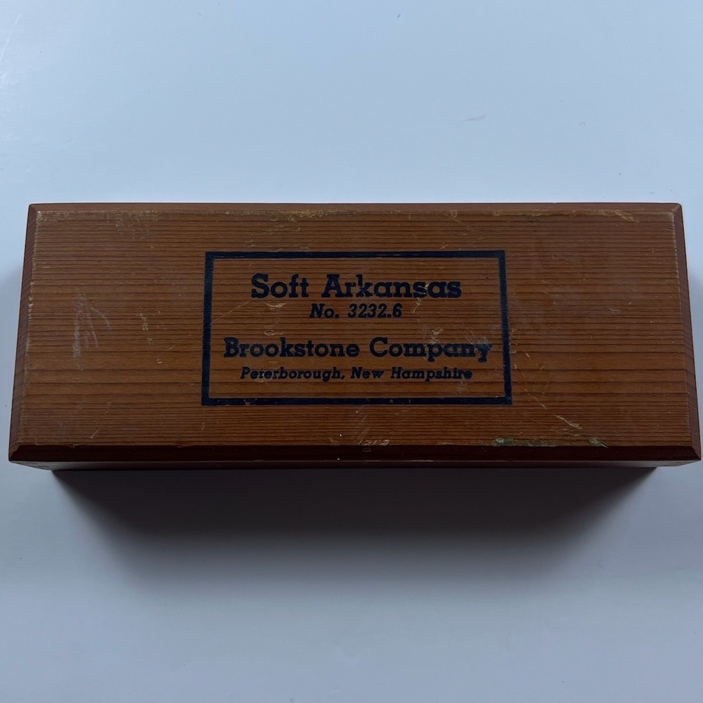 Brookstone Soft Arkansas Sharpening Stone No 3232.6 Vintage Wood Box Oilstone
